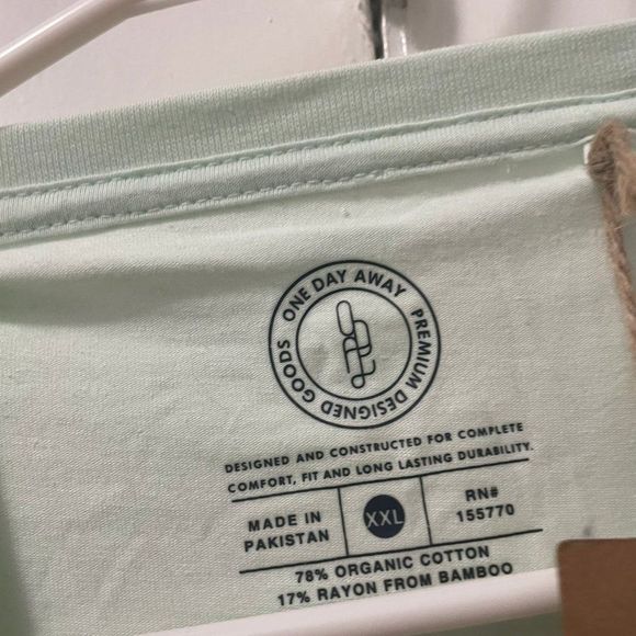 $ One Day Away Men's T-Shirt Size XXL - Picture 4 of 4